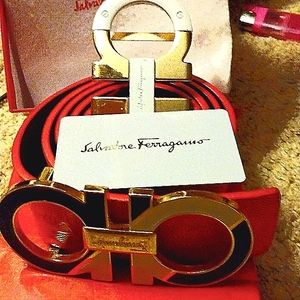 Ferragamo belt with extra buckle